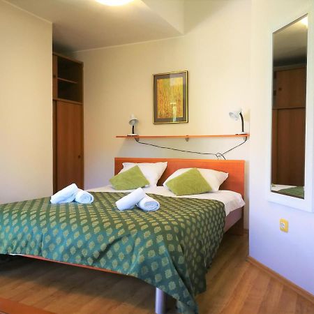 Apartments Bilic With Garden & Swimming Pool - 50M From The Beach Pjescana Uvala Zewnętrze zdjęcie