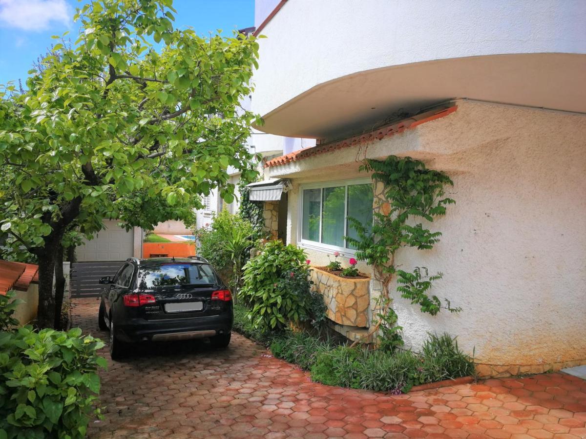 Apartments Bilic With Garden & Swimming Pool - 50M From The Beach Pjescana Uvala Zewnętrze zdjęcie