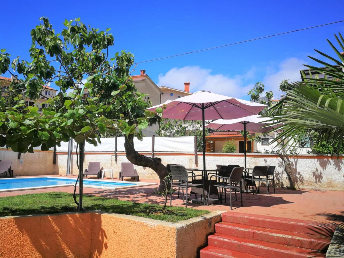 Apartments Bilic With Garden & Swimming Pool - 50M From The Beach Pjescana Uvala Zewnętrze zdjęcie